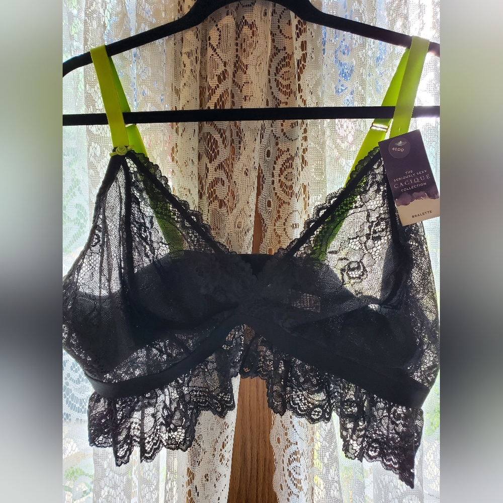 Cute NWT Bralette